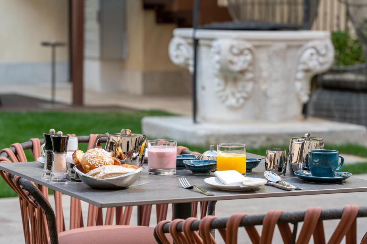 Ca'di Dio-Small Luxury Hotel Venezia Esterno foto Breakfast at the Hotel