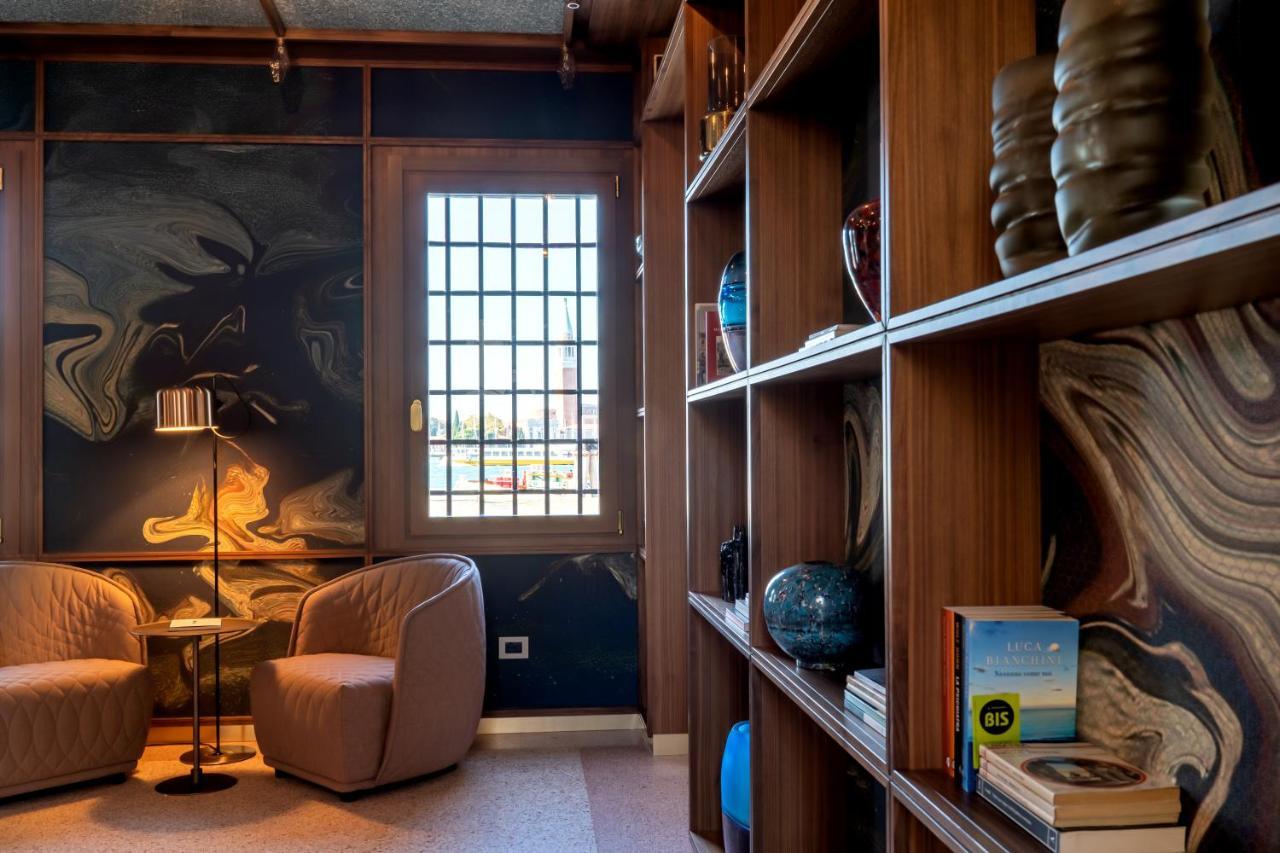 Ca'di Dio-Small Luxury Hotel Venezia Esterno foto The library