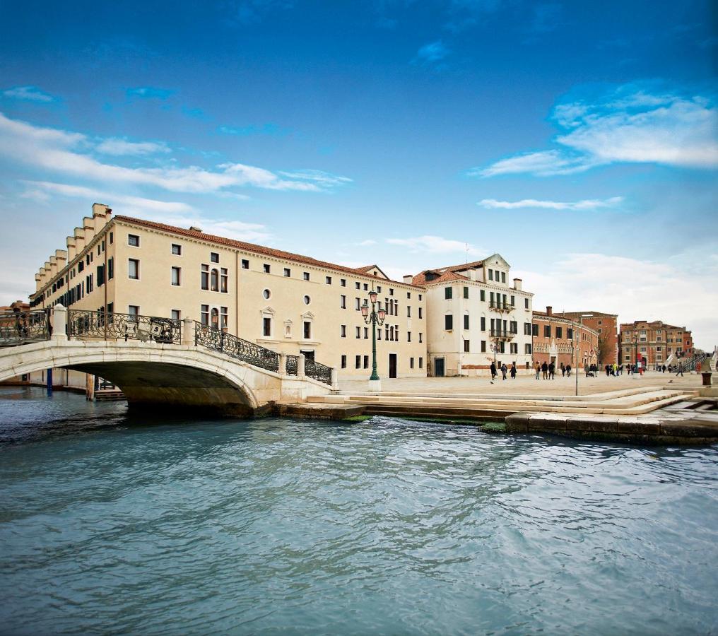 Ca'di Dio-Small Luxury Hotel Venezia Esterno foto The Ospedale della Pietà, where the girls were sent to live after their mother's death.